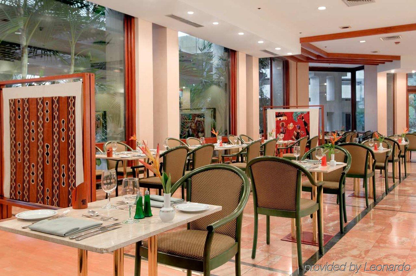 Hilton Yaounde Ξενοδοχείο Εστιατόριο φωτογραφία